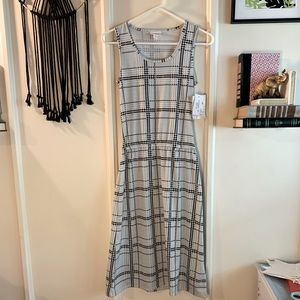 🍍NWT LulaRoe Nicki dress Houndstooth design